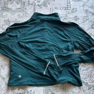 Lululemon it’s Rulu cropped half zip